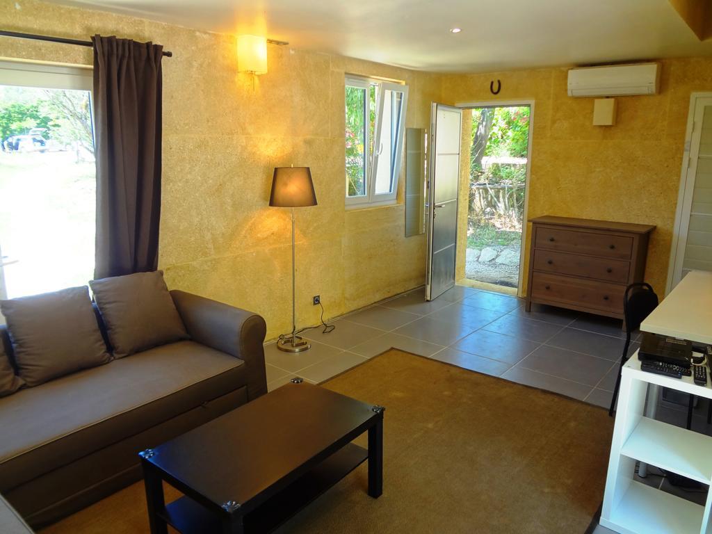 Les Olives Apartment Uzes Exterior photo