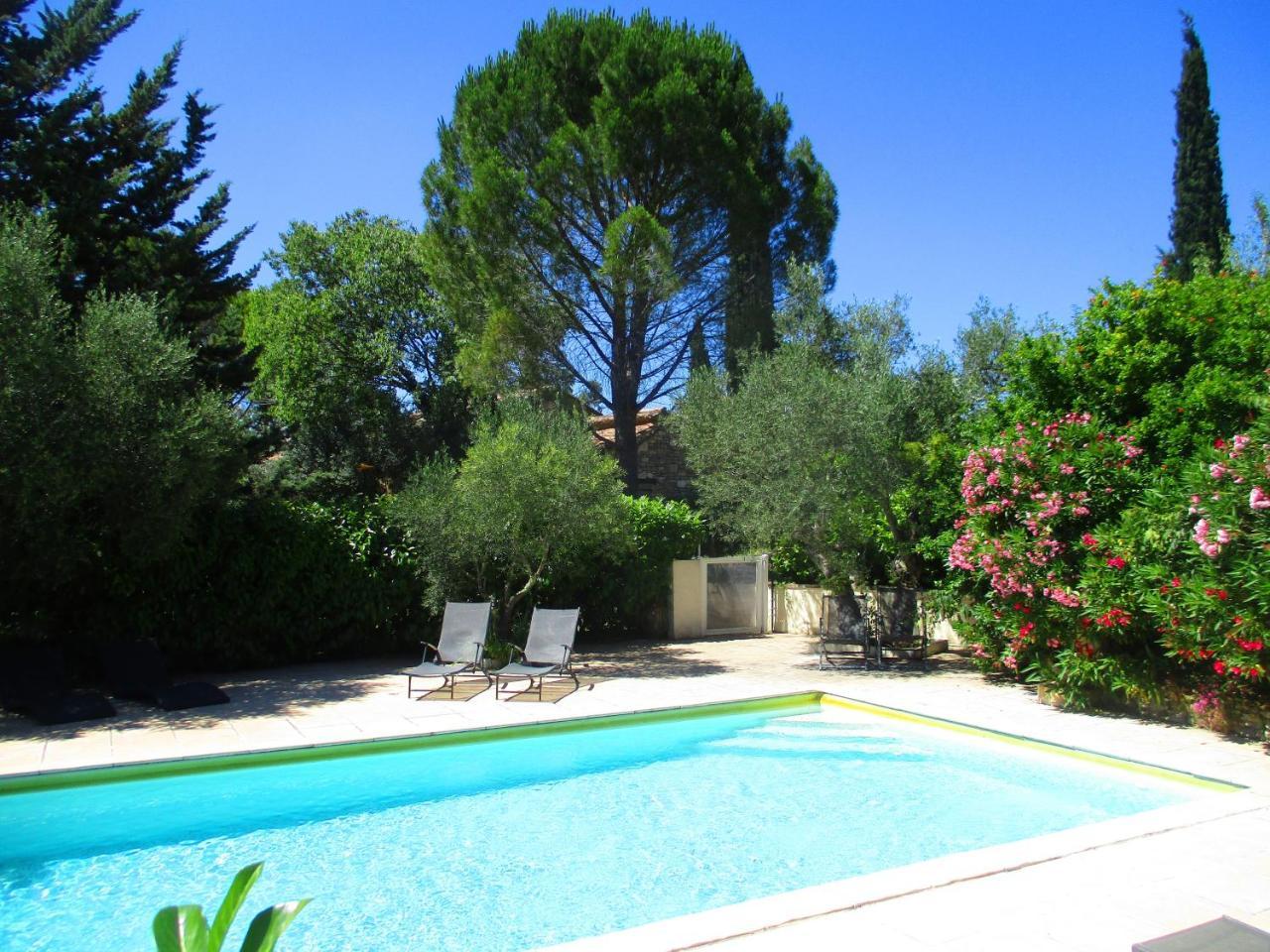 Les Olives Apartment Uzes Exterior photo