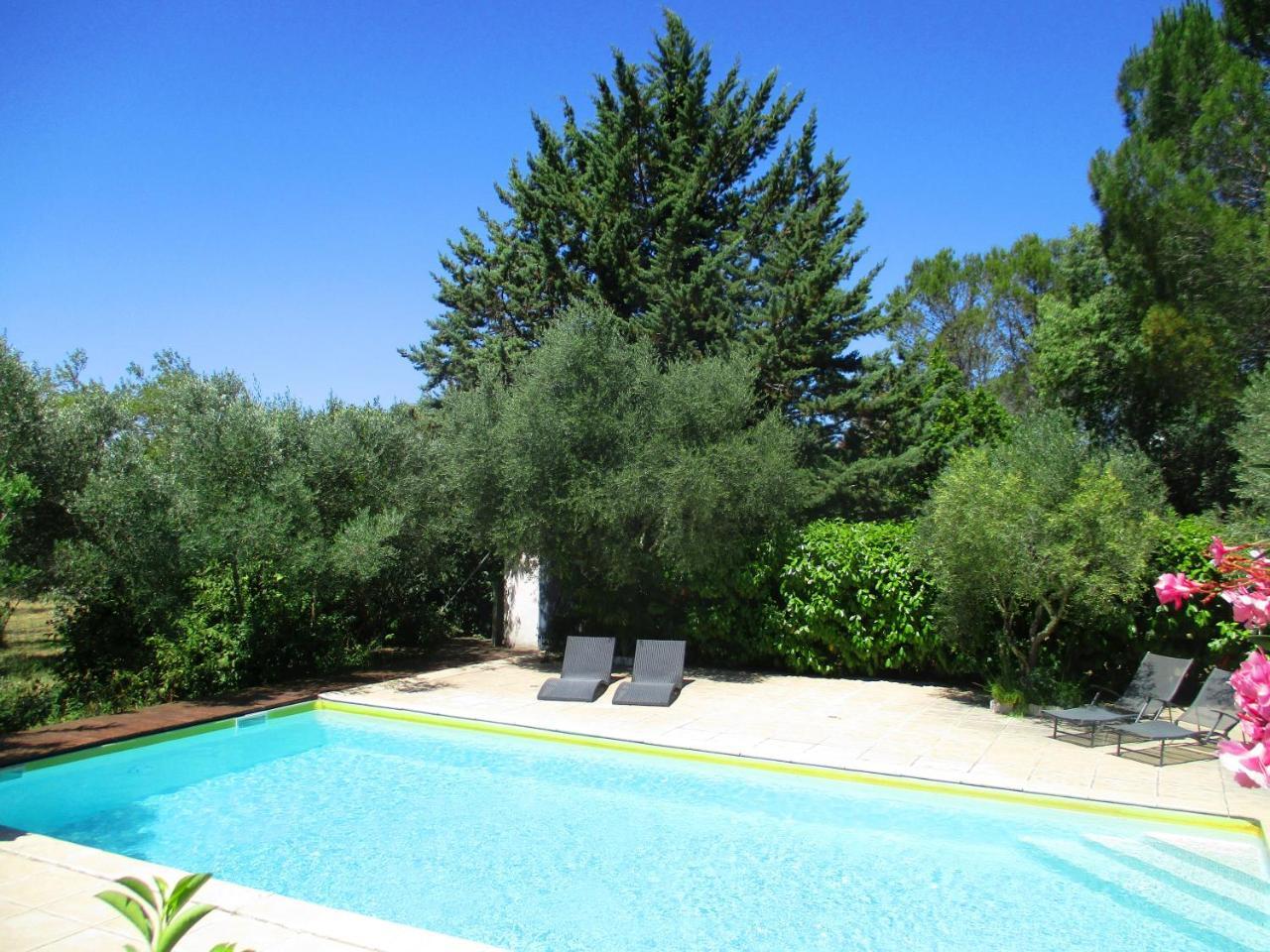 Les Olives Apartment Uzes Exterior photo